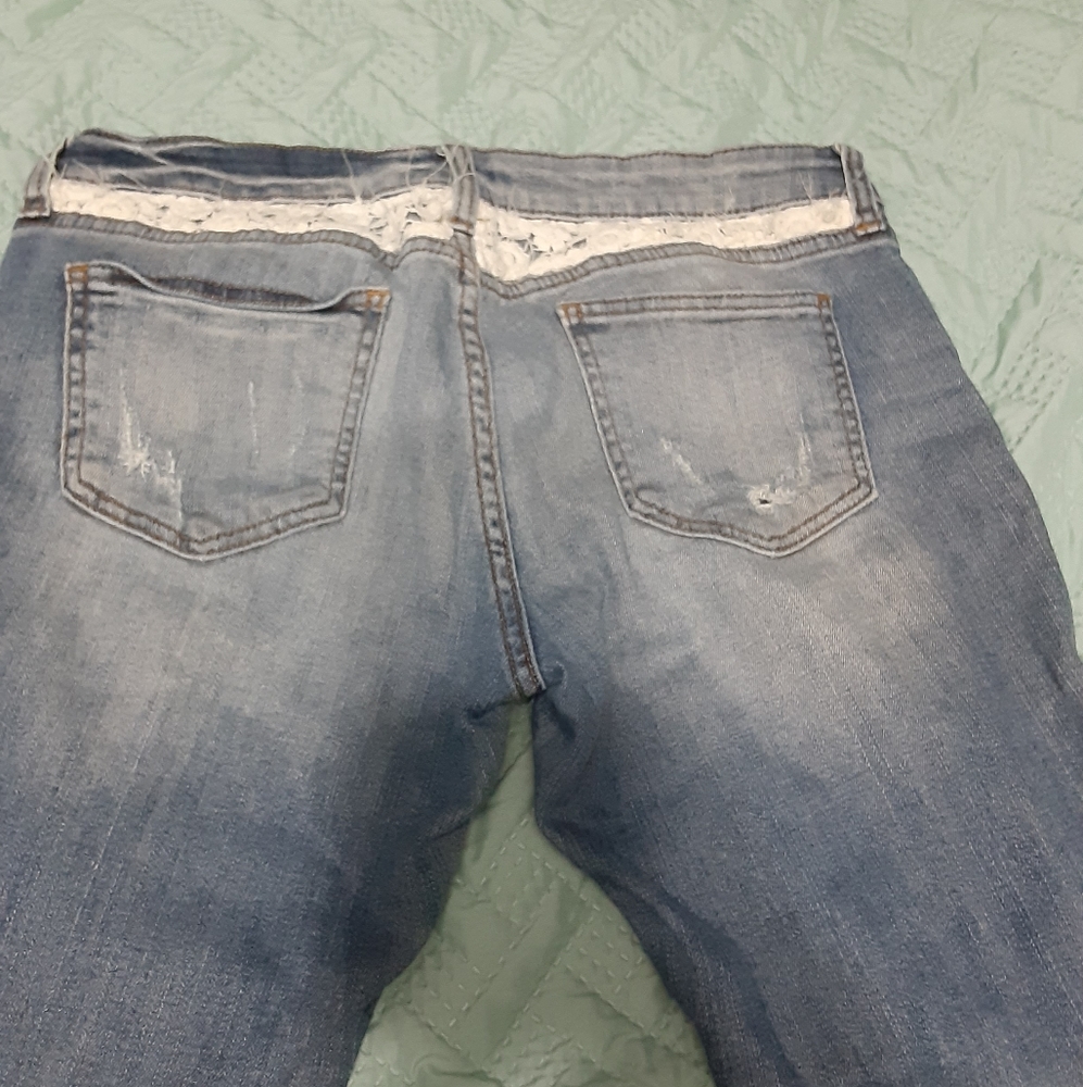 Distressed jeans - Picture 2 of 4